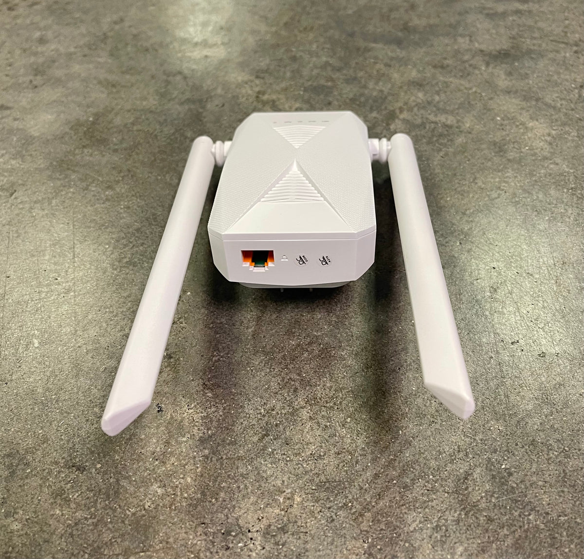 Obro AV360 Dual Band Wi-Fi Range Extender