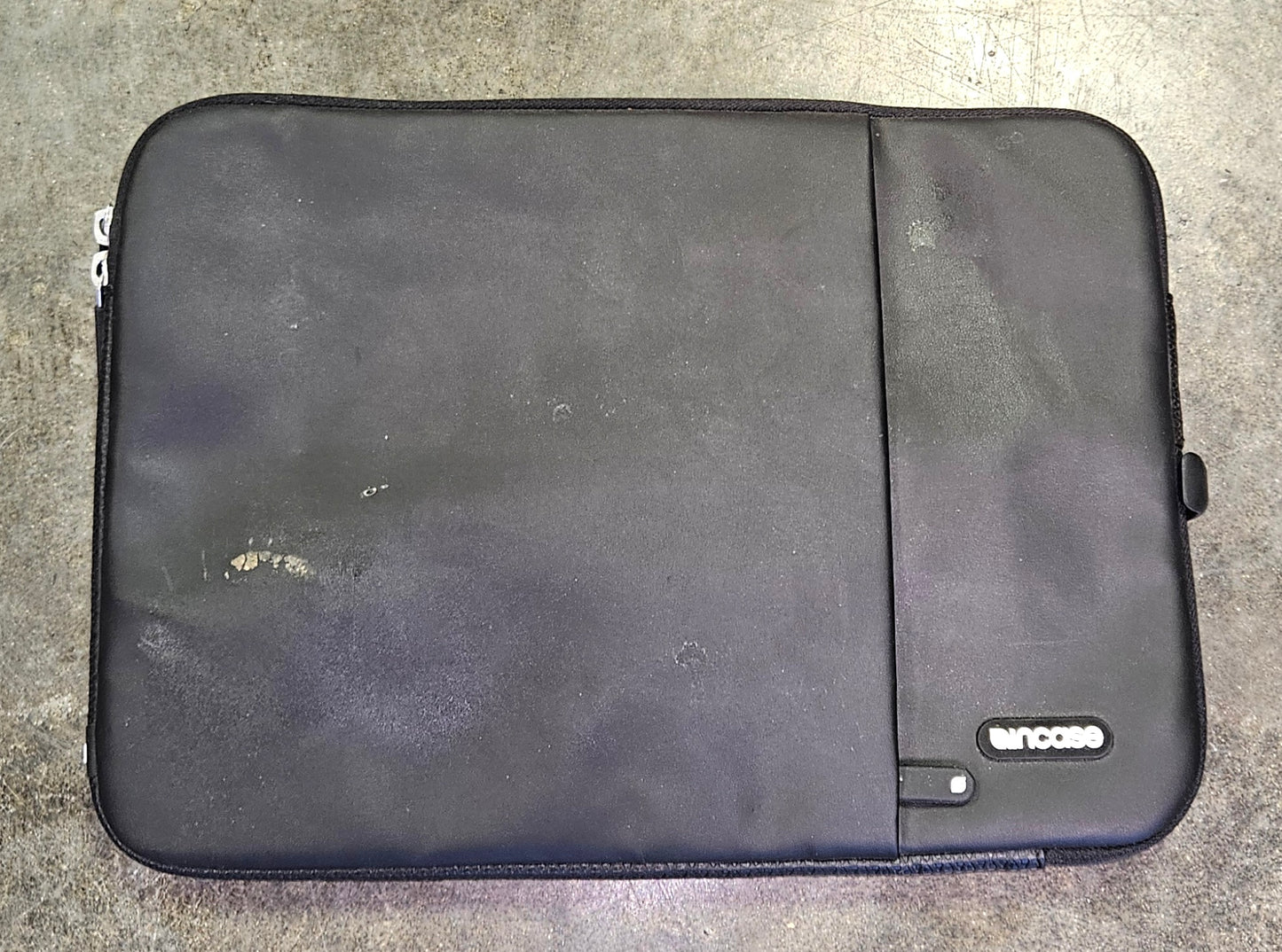 Incase Protective Sleeve Deluxe