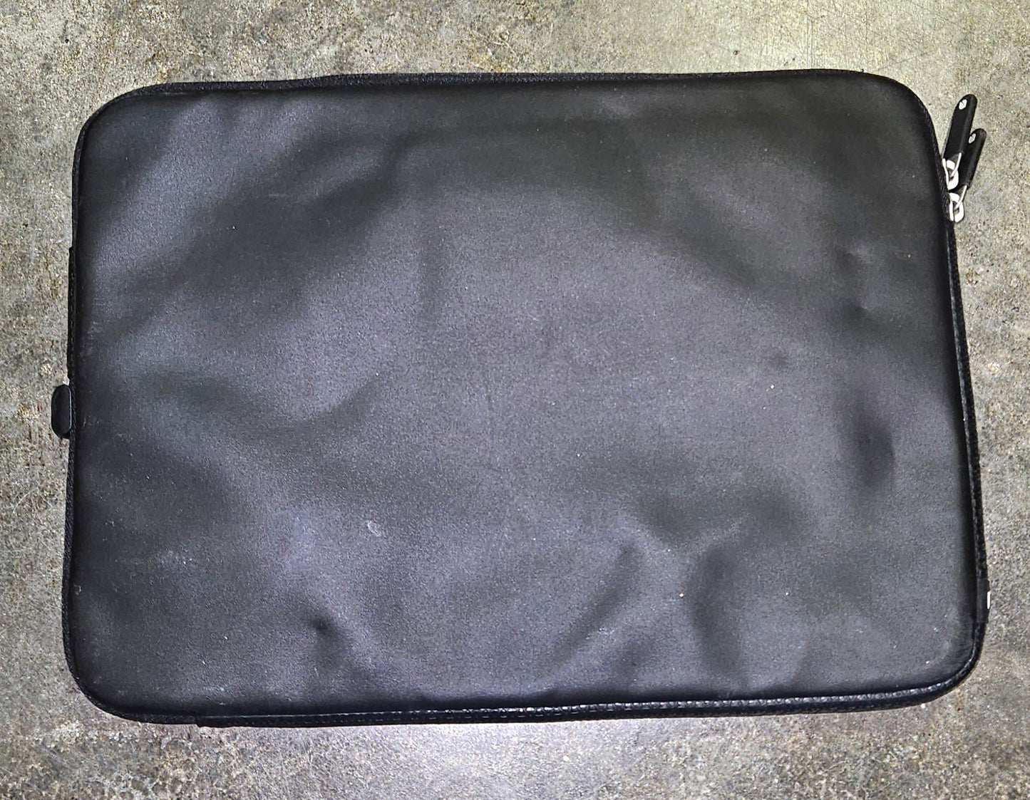 Incase Protective Sleeve Deluxe