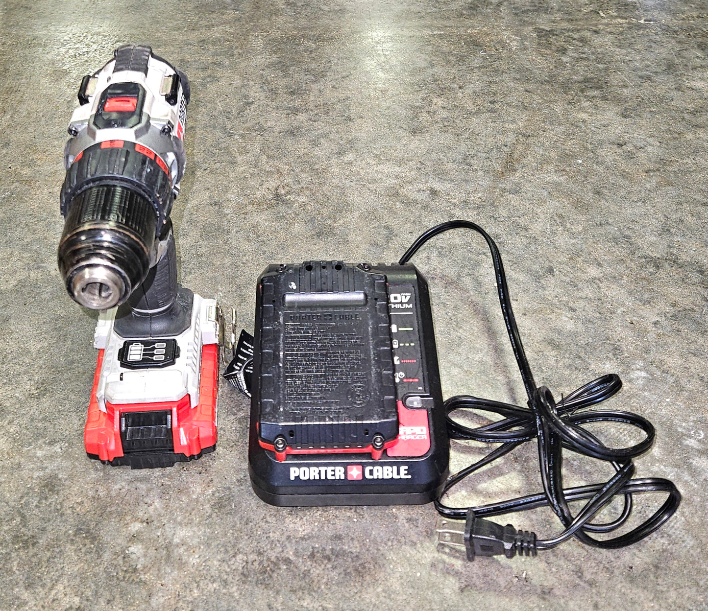 PORTER-CABLE Drill With 20V Lithium Battery Charger