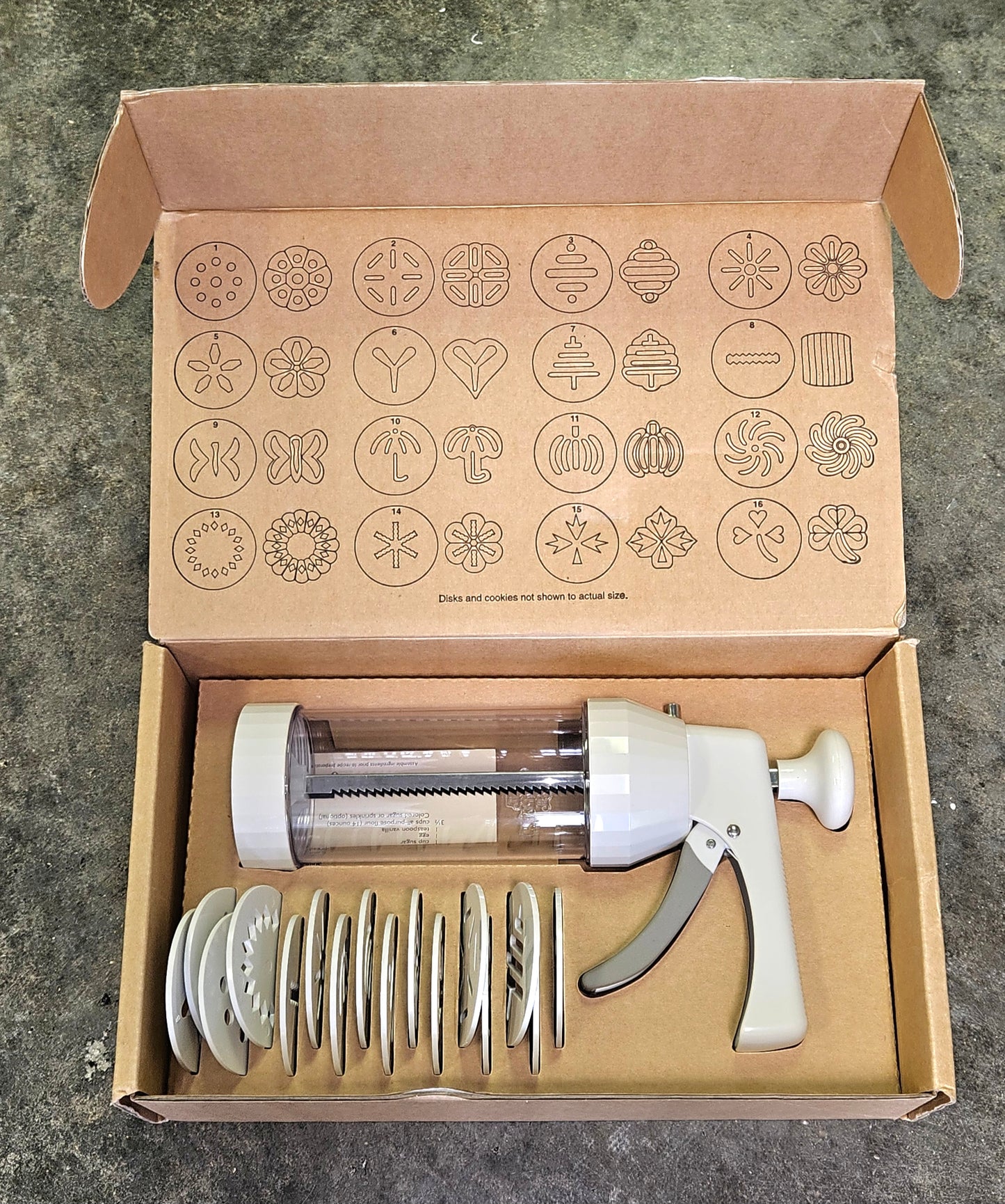 The Pampered  Chef Cookie Press