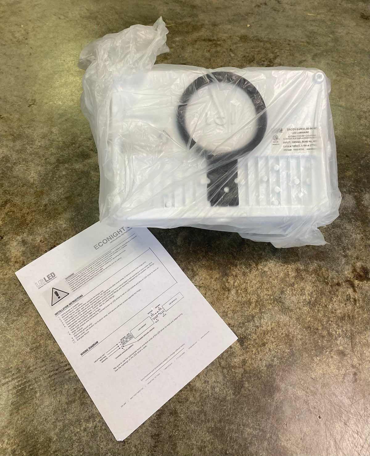 US LED EcoNight 3 Full Cutoff LED Wall Pack Luminaire (Model: DSCO1-3-UNVL-50-96-WT)