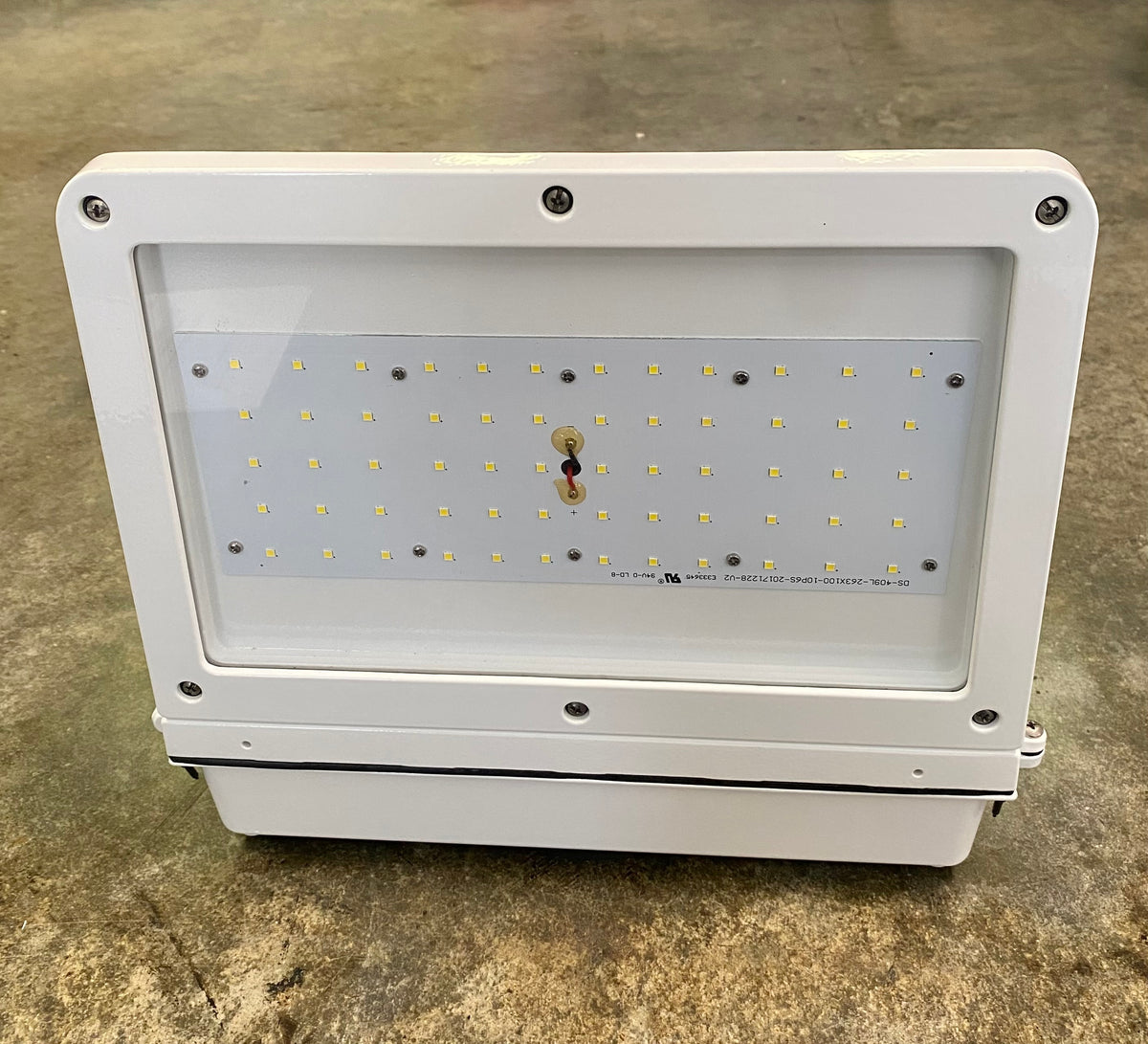 US LED EcoNight 3 Full Cutoff LED Wall Pack Luminaire (Model: DSCO1-3-UNVL-50-96-WT)