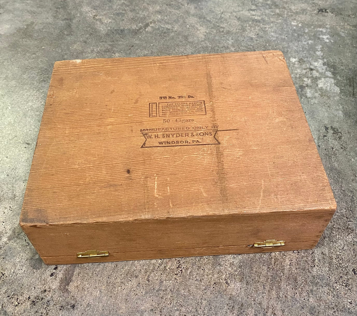 Vintage House of Windsor Palmas 50-Count Wooden Cigar Box