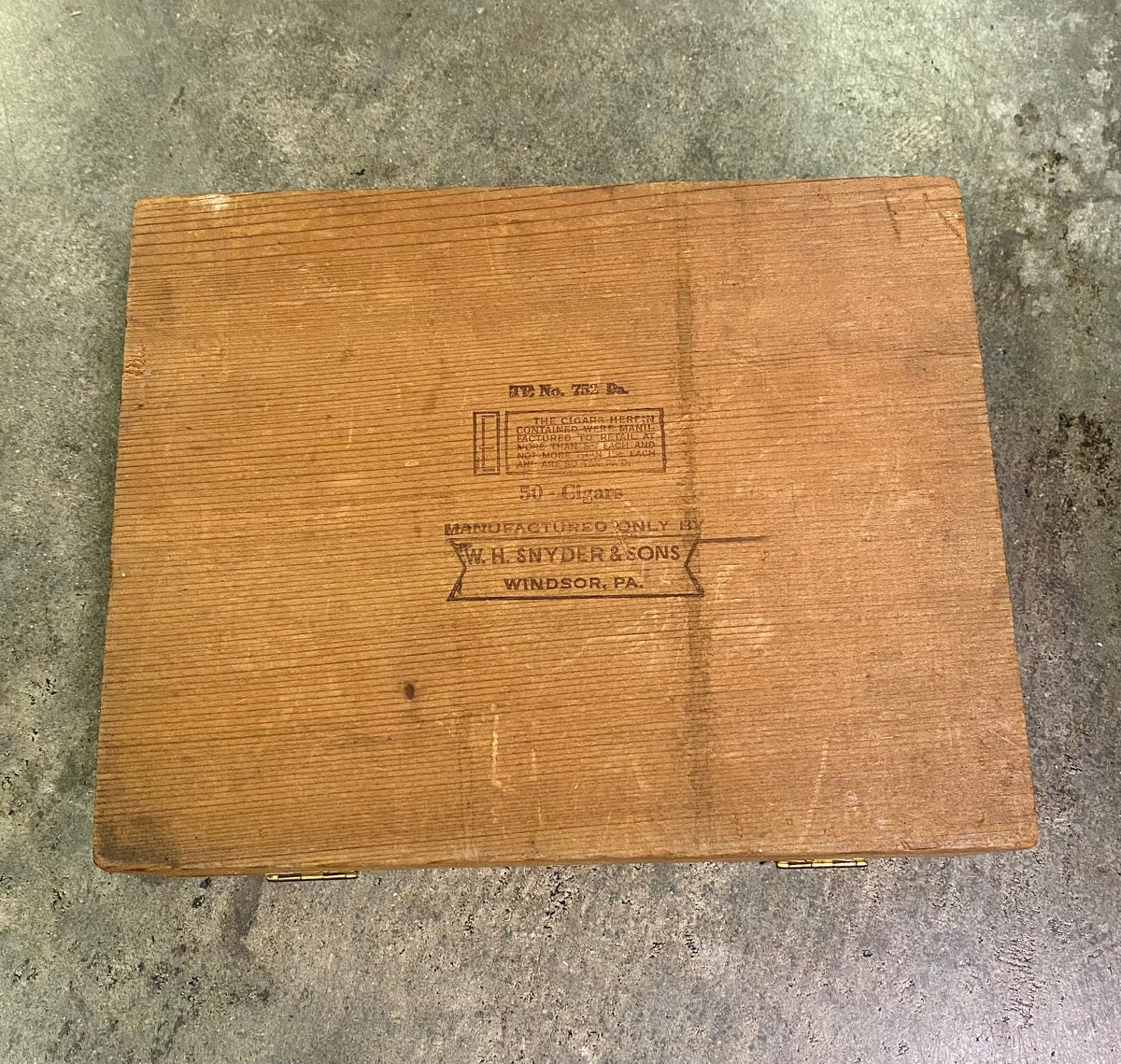 Vintage House of Windsor Palmas 50-Count Wooden Cigar Box