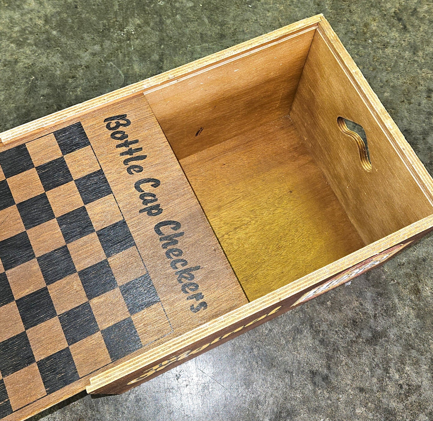 Vintage JW Dundee's Honey Brown Beer Crate with Checkers Lid